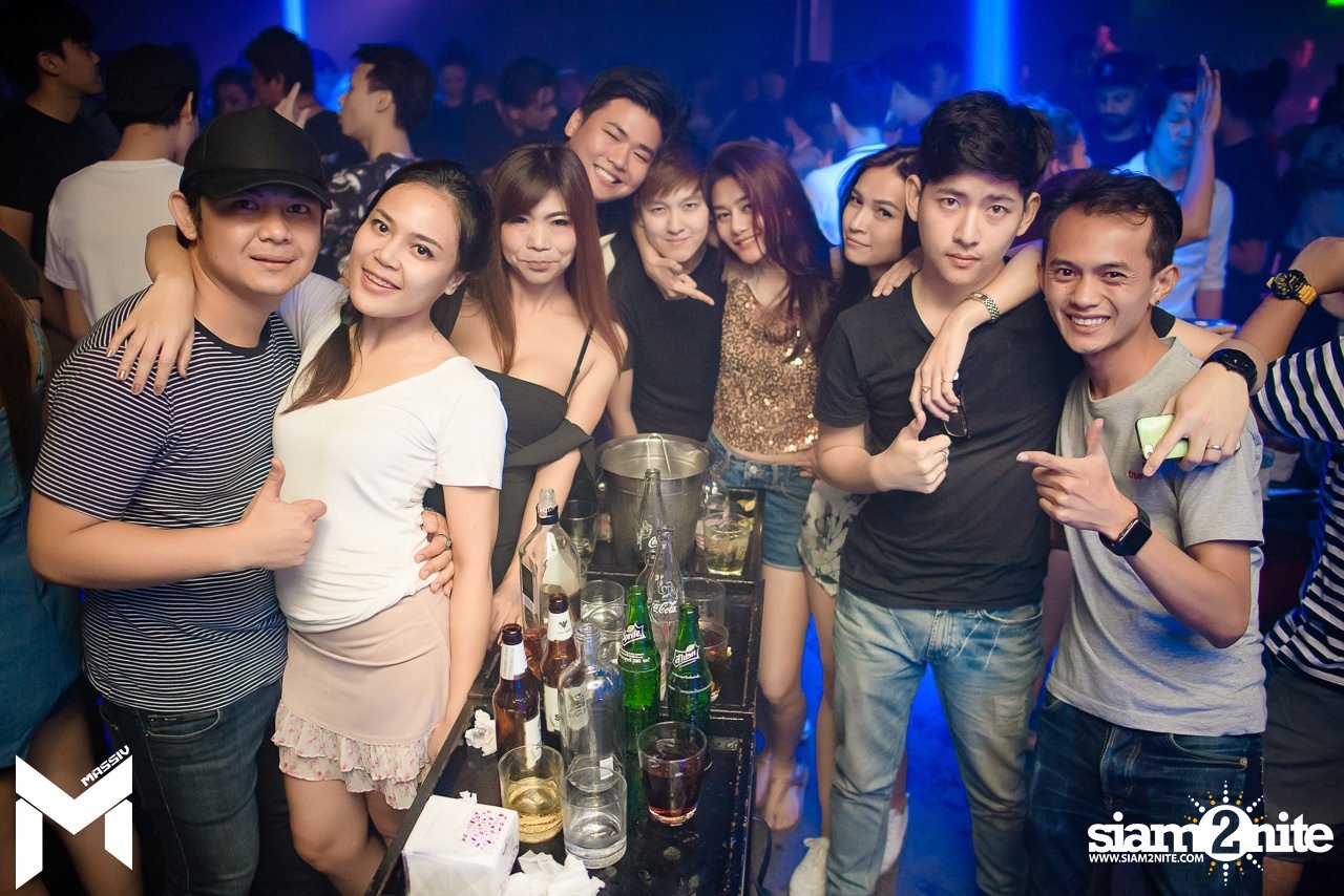 Friday Night at Massive Club, Ekamai-Raminthra | Siam2nite